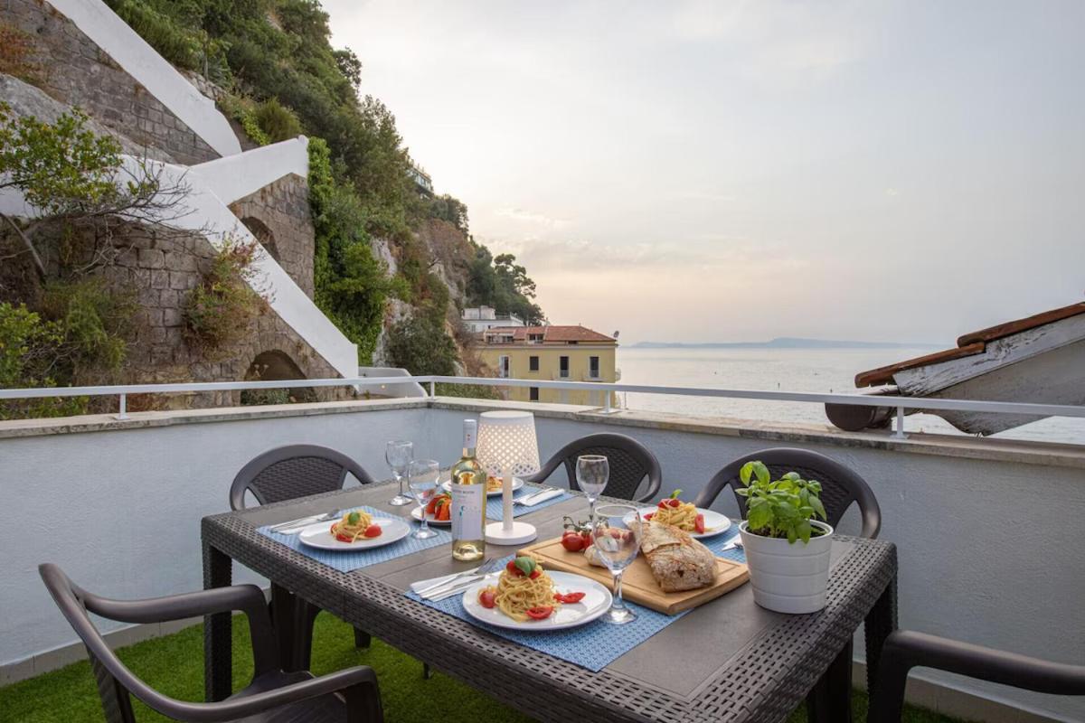 Sorrentovibes - Seaview Home On The Beach & Amazing Views Terrace ภายนอก รูปภาพ
